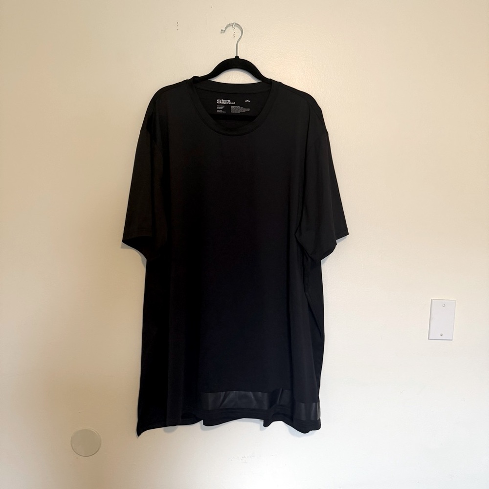 Sports Illustrated | Black Short Sleeve Tee